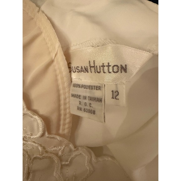 Vtg 80s Susan Hutton Embroidered Floral Neckline Short Sleeve Top 12 fits M - Picture 2 of 3